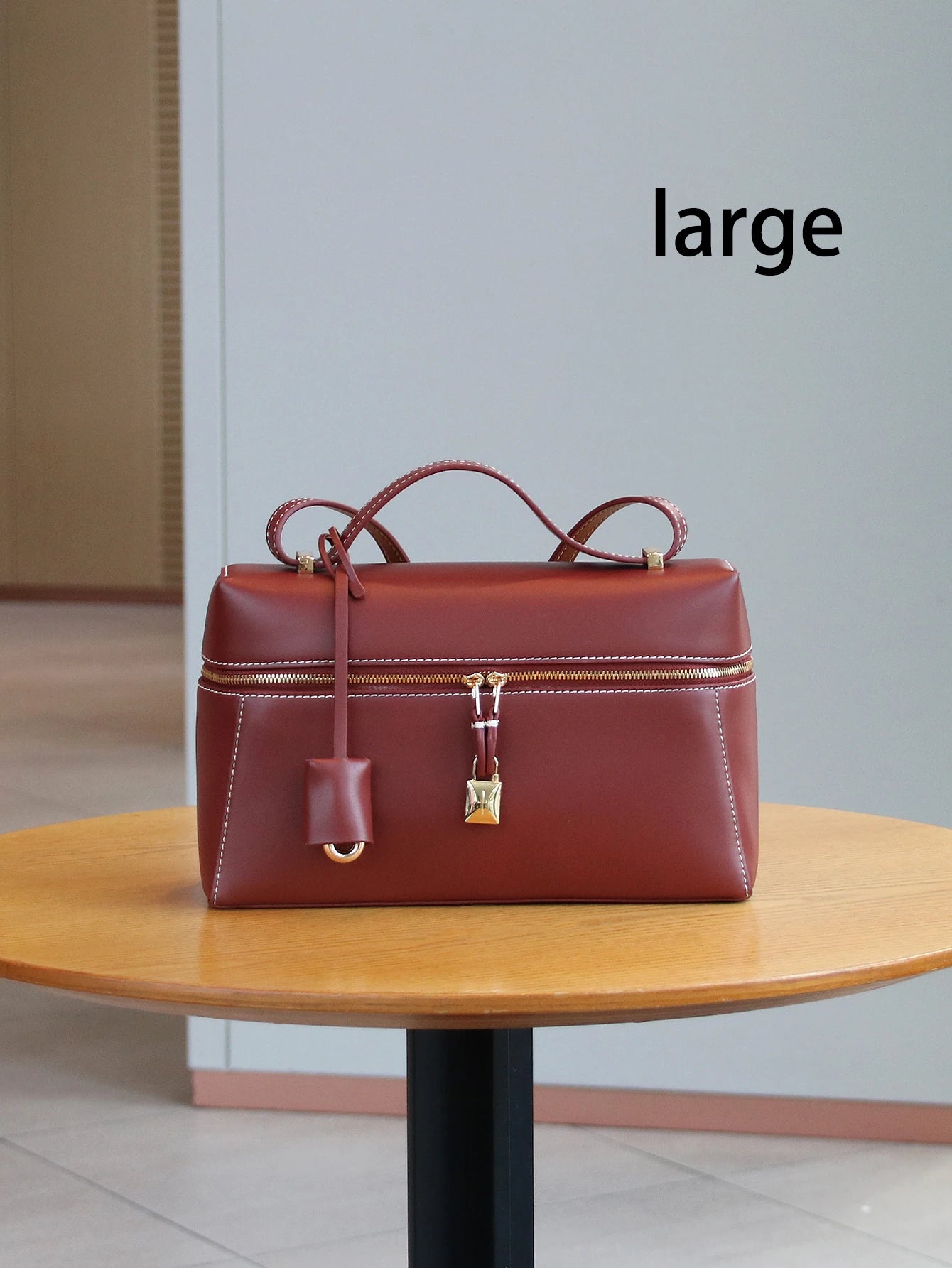 2025 new fashion handbags are light, luxurious, elegant and simple, small square box handbags, cosmetic boxes, small design comm