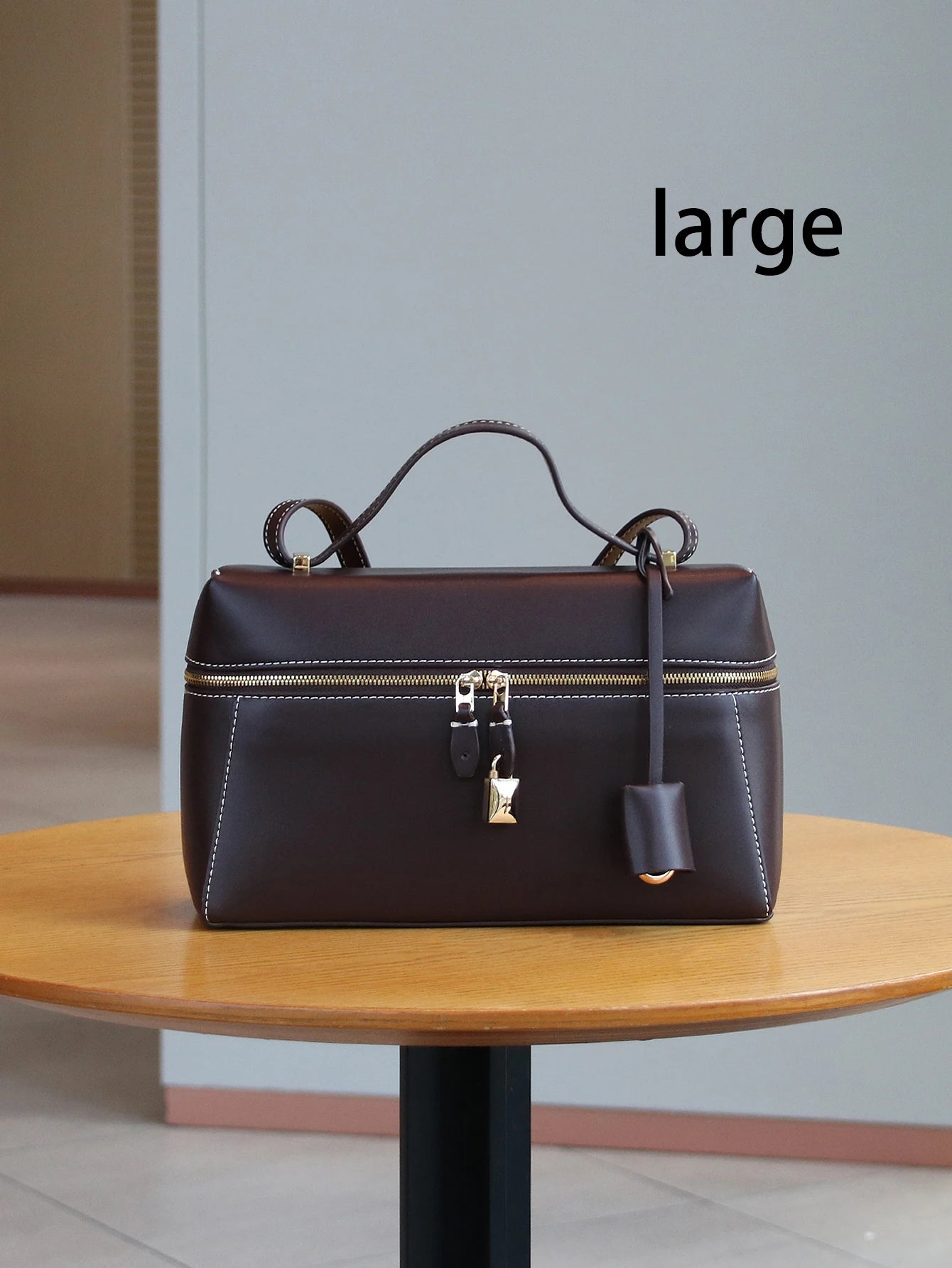 2025 new fashion handbags are light, luxurious, elegant and simple, small square box handbags, cosmetic boxes, small design comm
