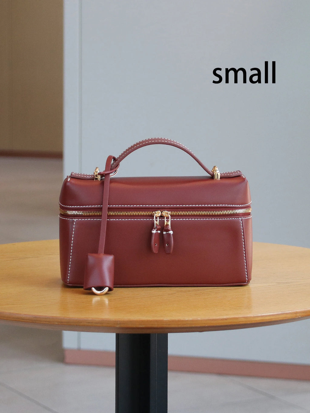 2025 new fashion handbags are light, luxurious, elegant and simple, small square box handbags, cosmetic boxes, small design comm