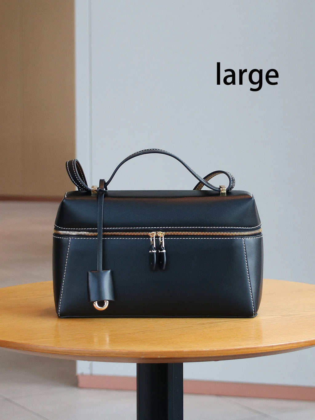 2025 new fashion handbags are light, luxurious, elegant and simple, small square box handbags, cosmetic boxes, small design comm