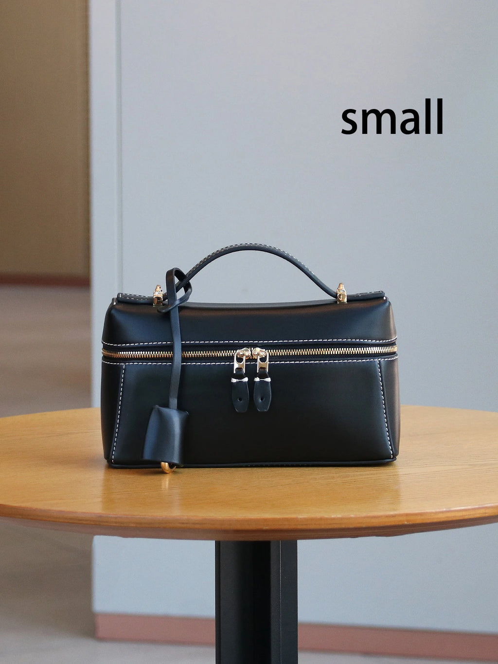 2025 new fashion handbags are light, luxurious, elegant and simple, small square box handbags, cosmetic boxes, small design comm