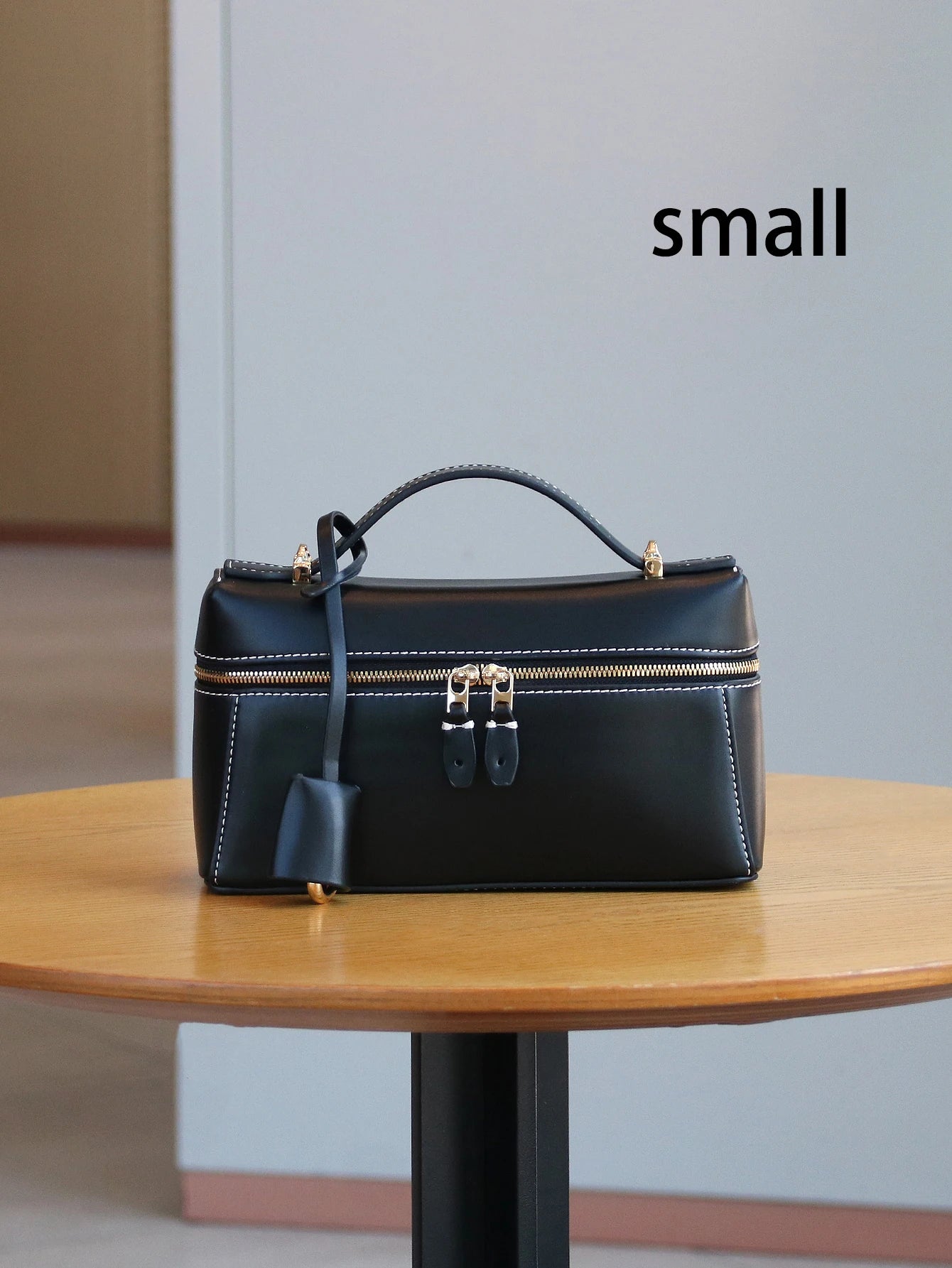 2025 new fashion handbags are light, luxurious, elegant and simple, small square box handbags, cosmetic boxes, small design comm