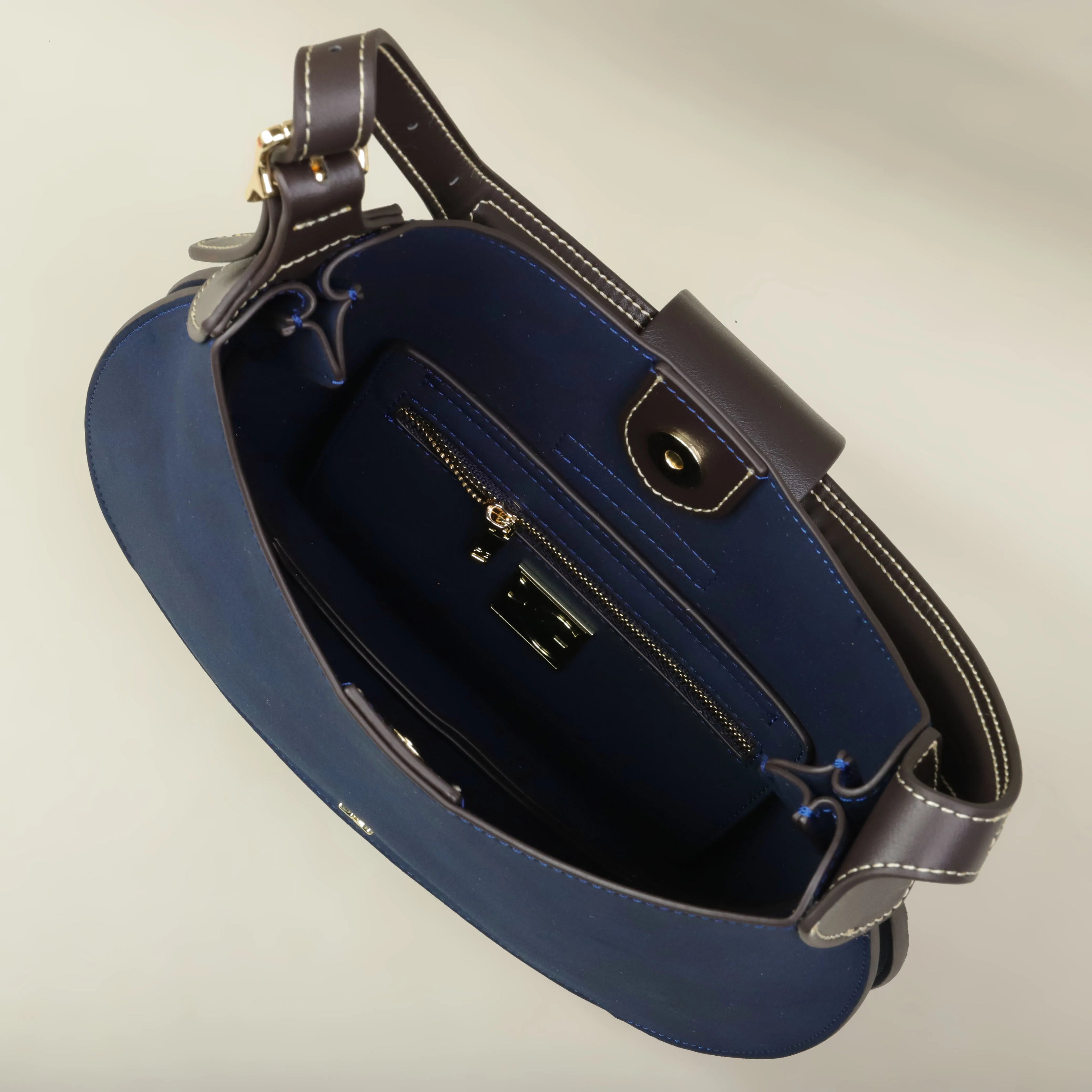 PG 2026 Fashion Design Under-leg Bag Classic Design High-end minimalist elegant women's dumpling shape handbag